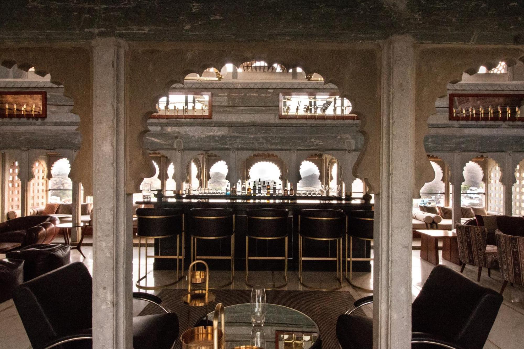 Отель Raas Devigarh Delwara Экстерьер фото