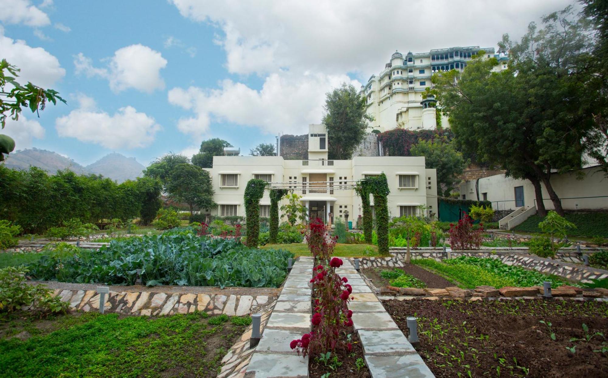 Отель Raas Devigarh Delwara Экстерьер фото