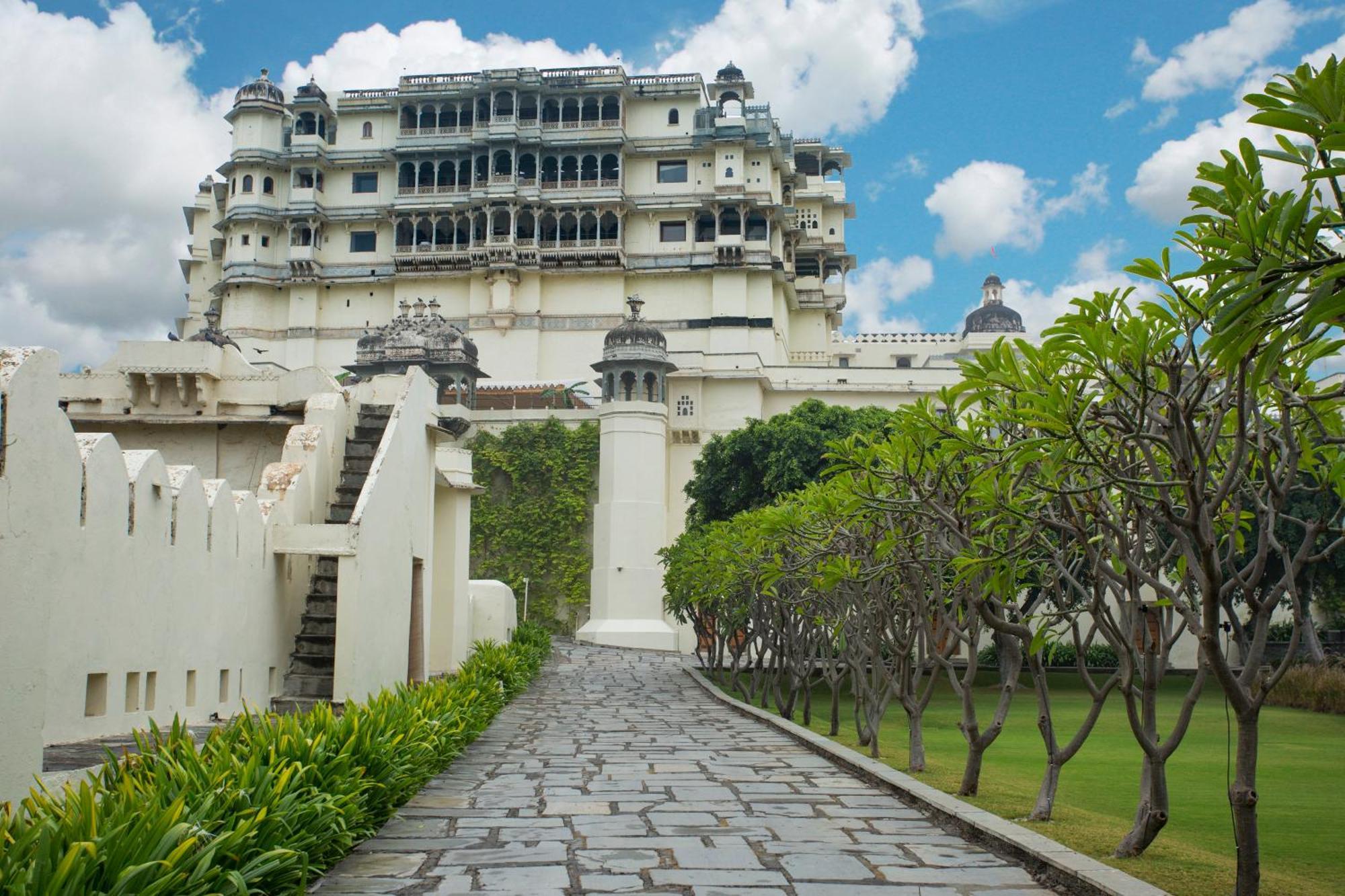 Отель Raas Devigarh Delwara Экстерьер фото