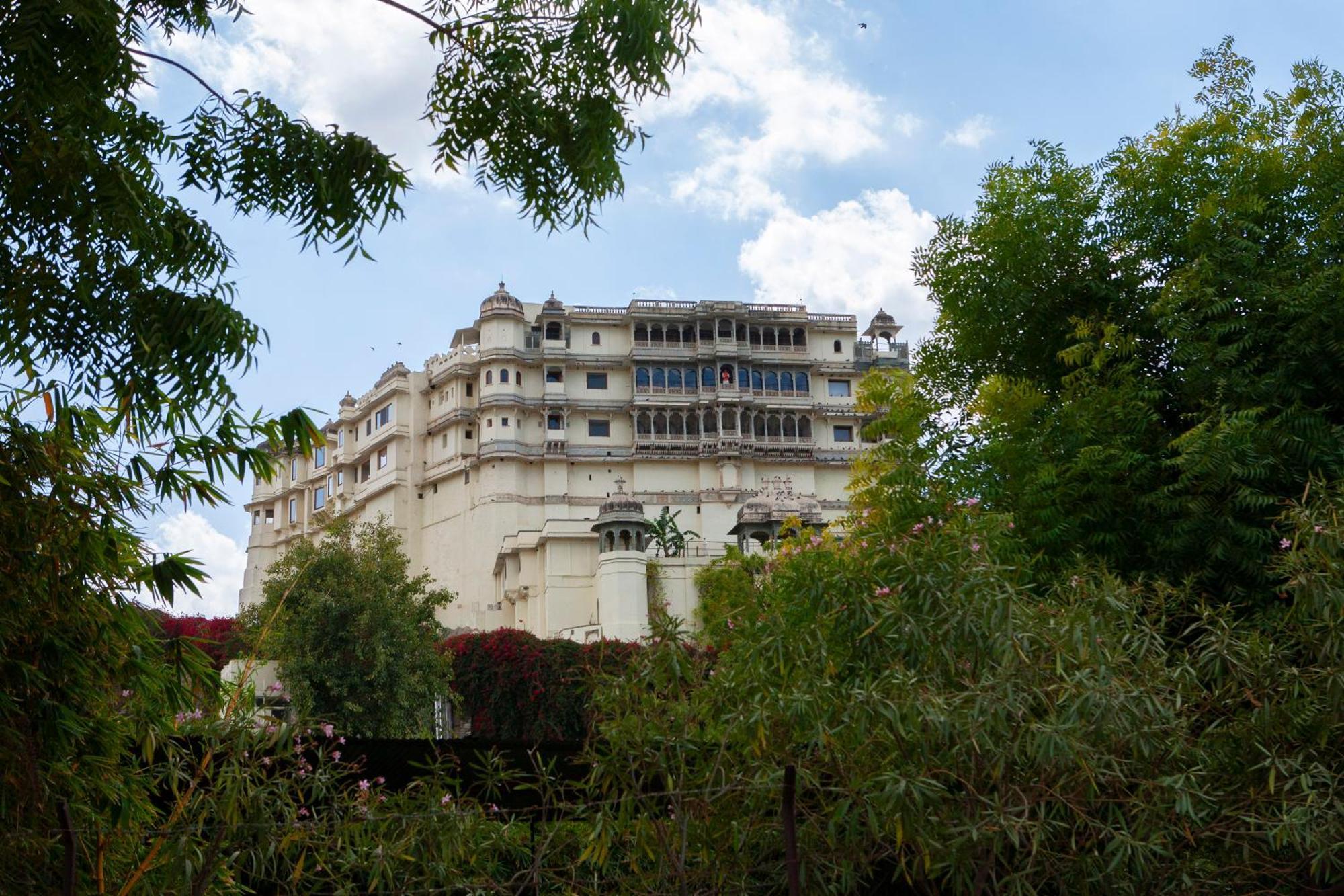 Отель Raas Devigarh Delwara Экстерьер фото
