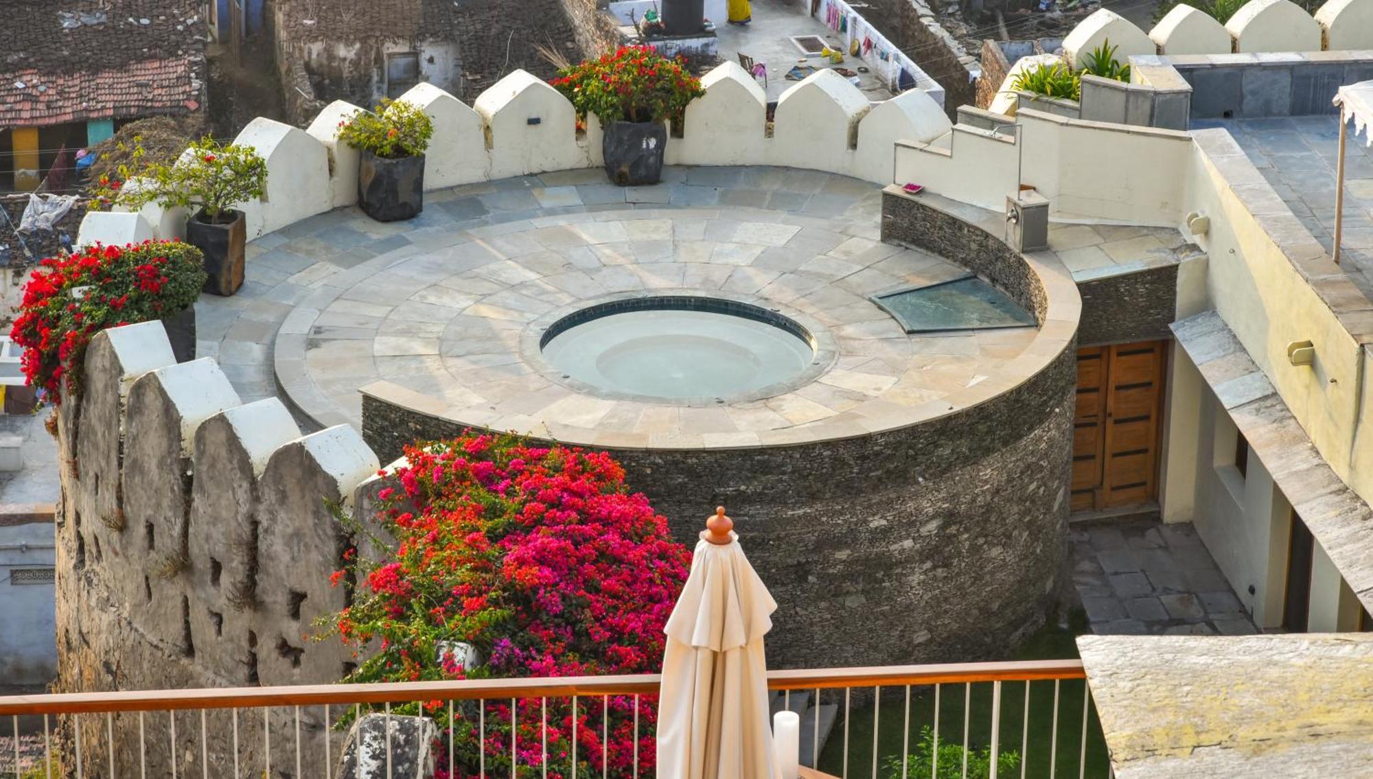 Отель Raas Devigarh Delwara Экстерьер фото