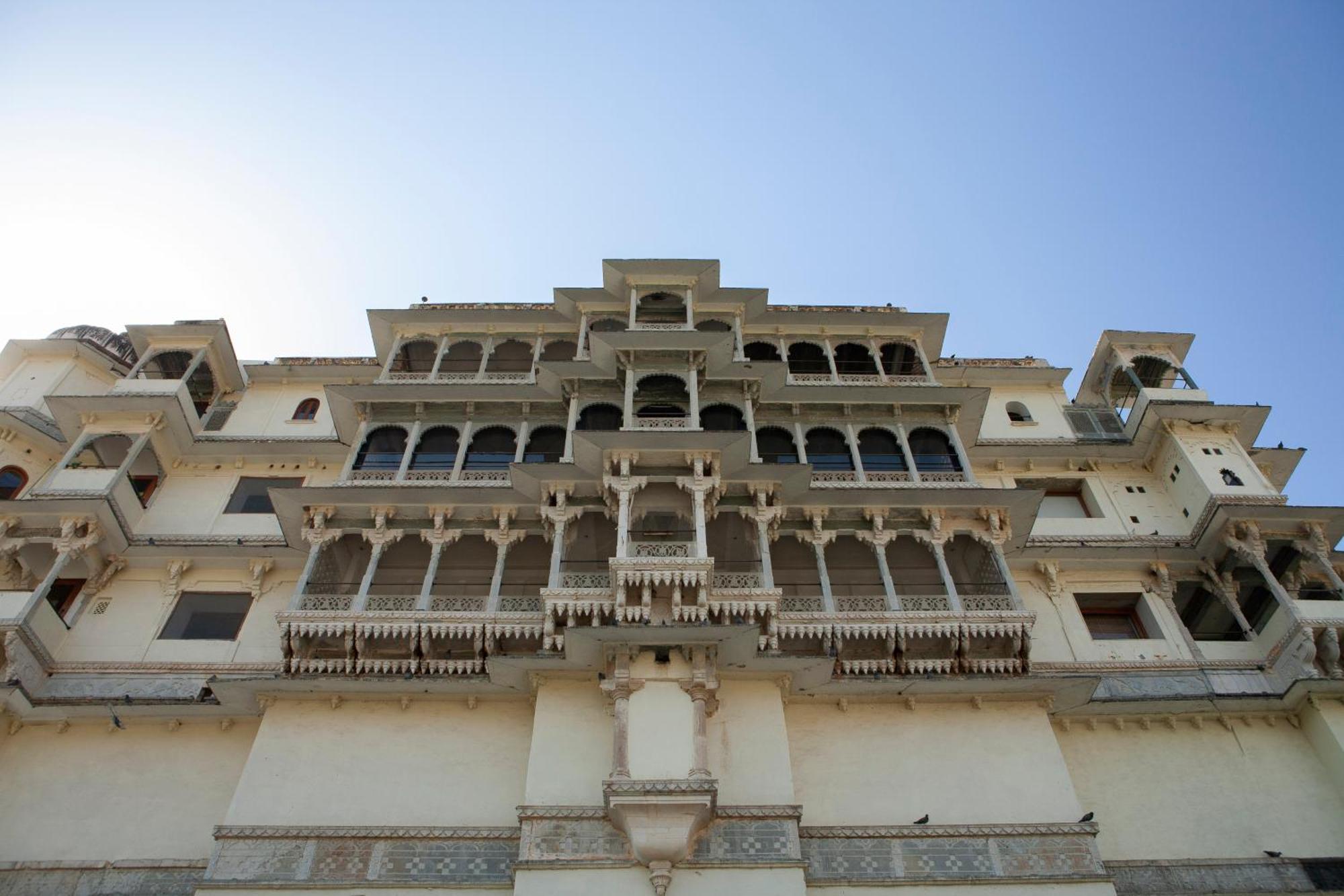 Отель Raas Devigarh Delwara Экстерьер фото