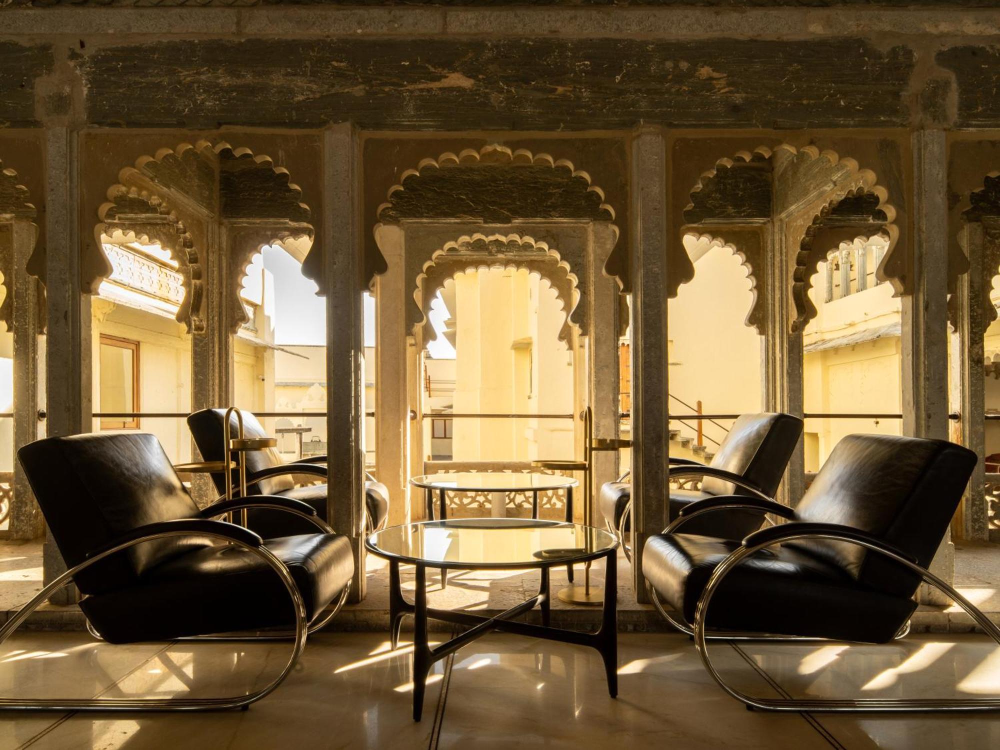 Отель Raas Devigarh Delwara Экстерьер фото