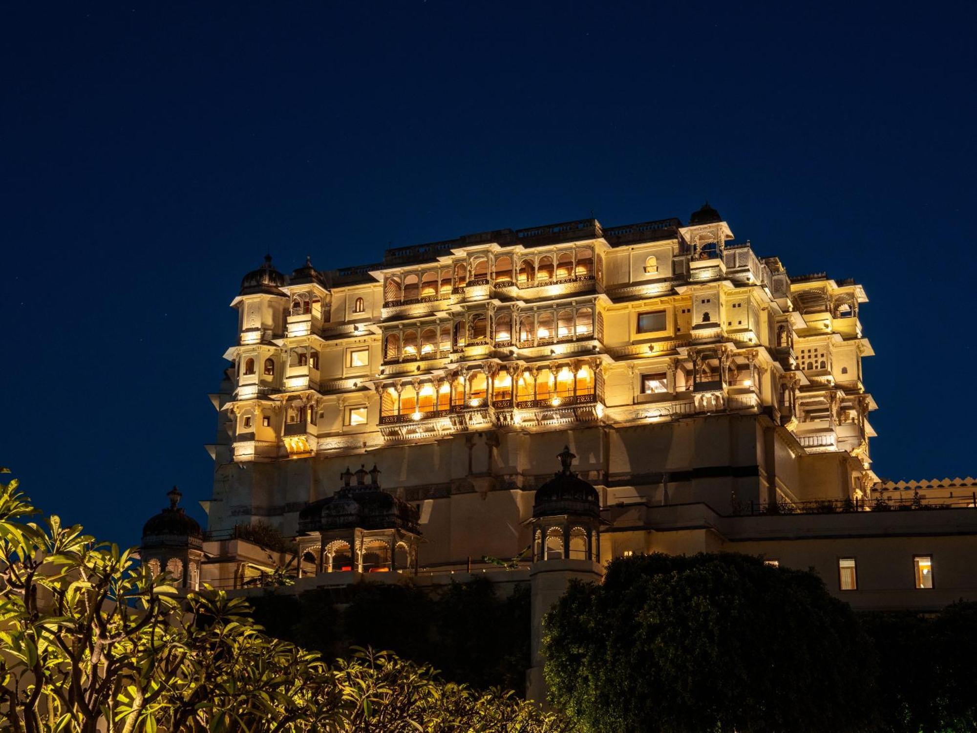 Отель Raas Devigarh Delwara Экстерьер фото