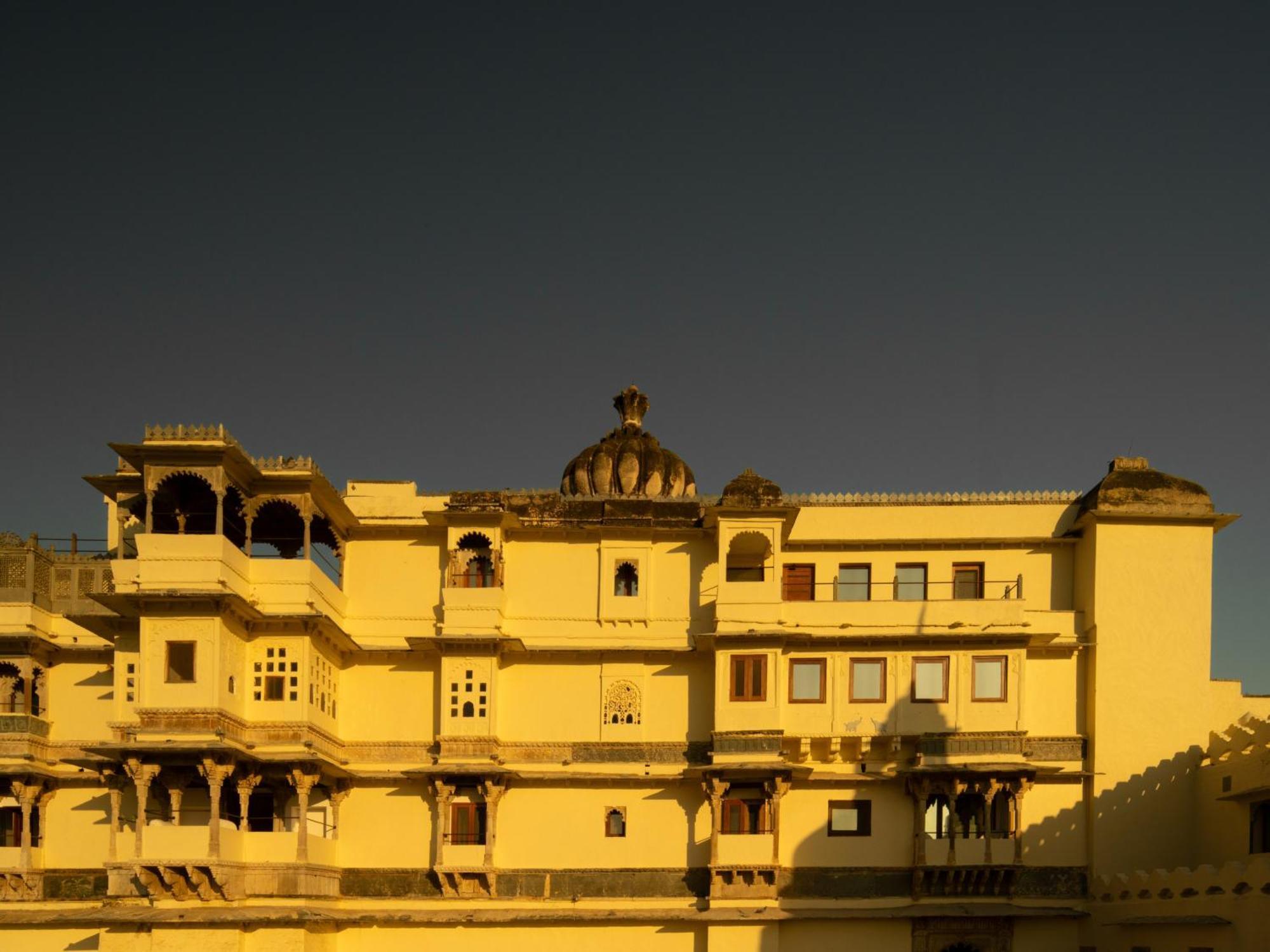 Отель Raas Devigarh Delwara Экстерьер фото